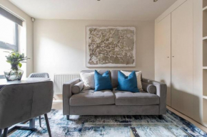 Elegant 1-BR Retreat in Ilford Centre, Ilford